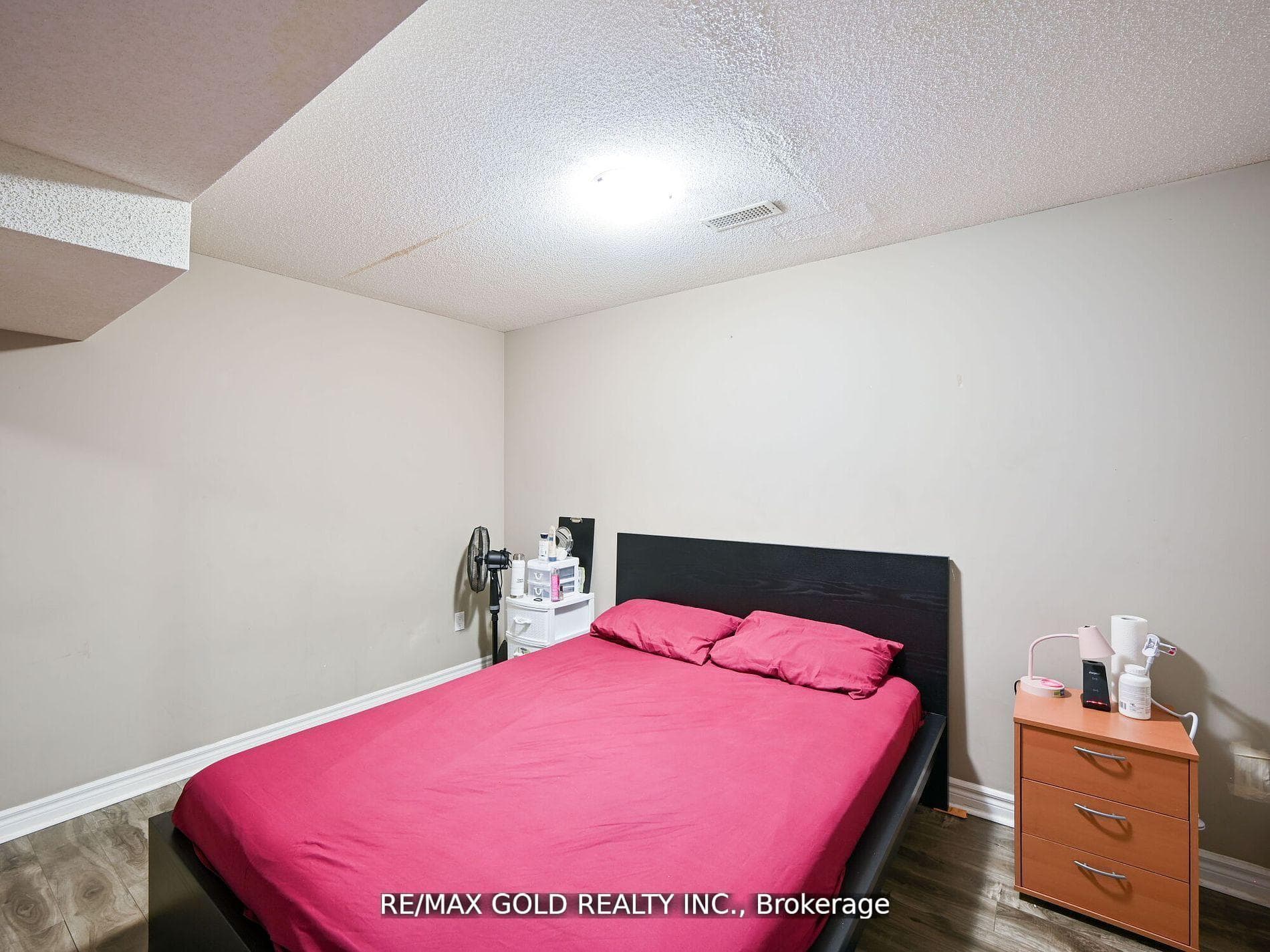 25 Maverick Crescent photo 34