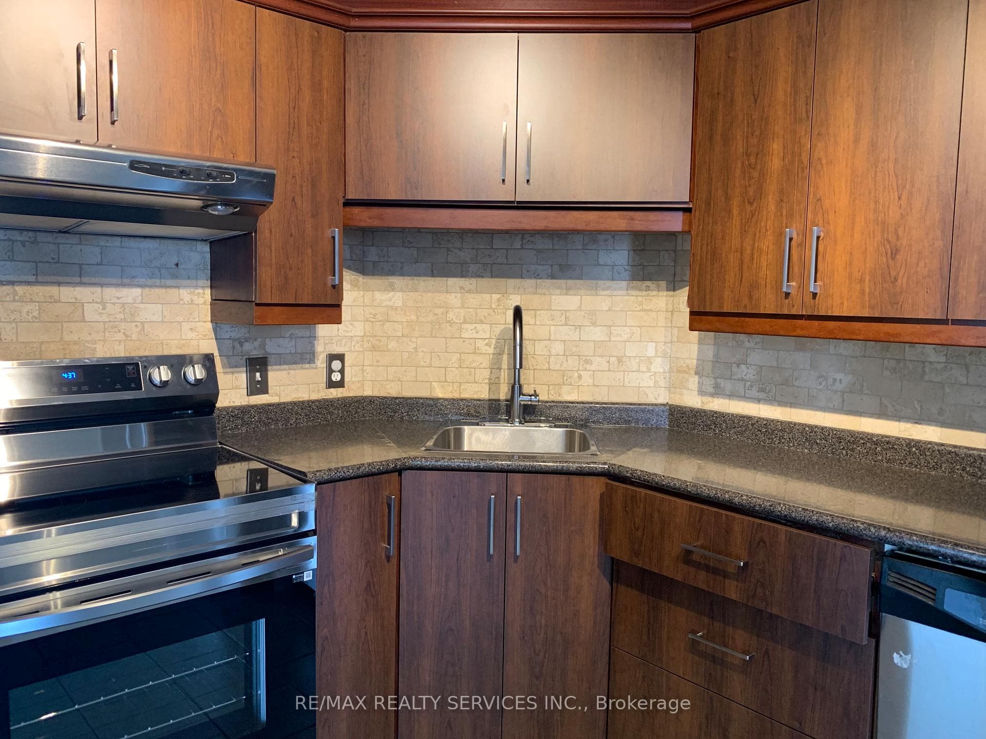 35 Trailwood Drive Unit 1412 photo 3