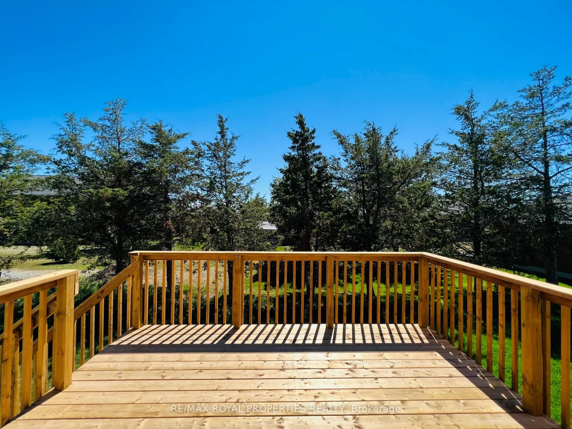 20 Athabaska Drive photo 17
