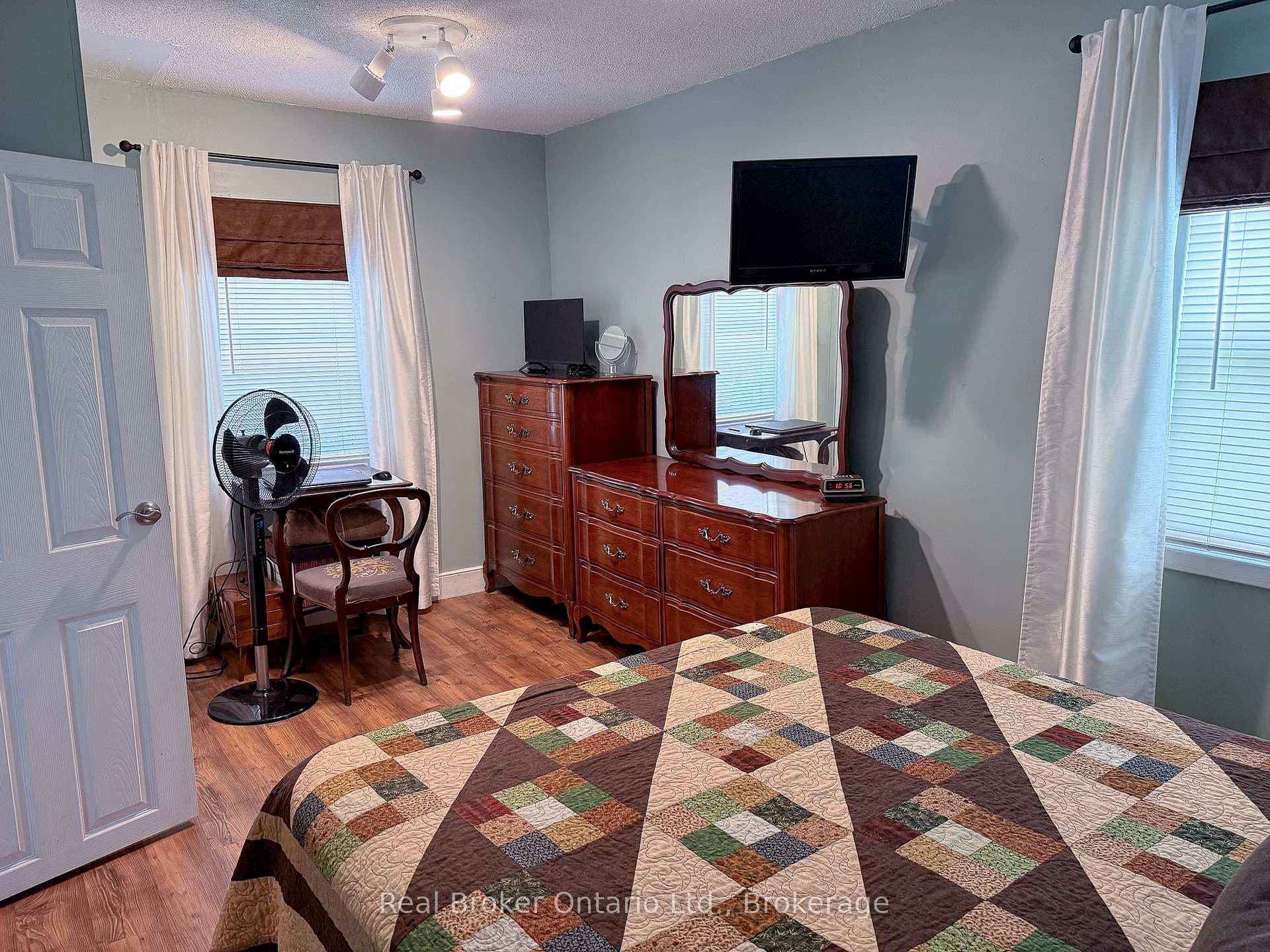 12 Spencer Street photo 15
