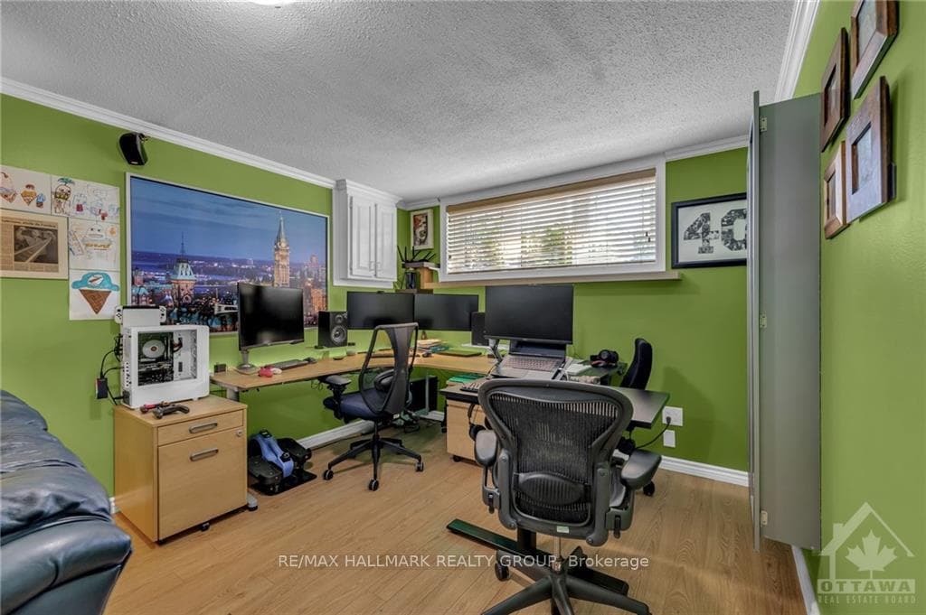 924 DIANNE Avenue photo 25