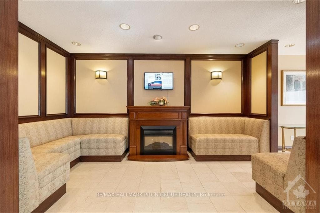 1705 PLAYFAIR Drive Unit PH6 photo 19