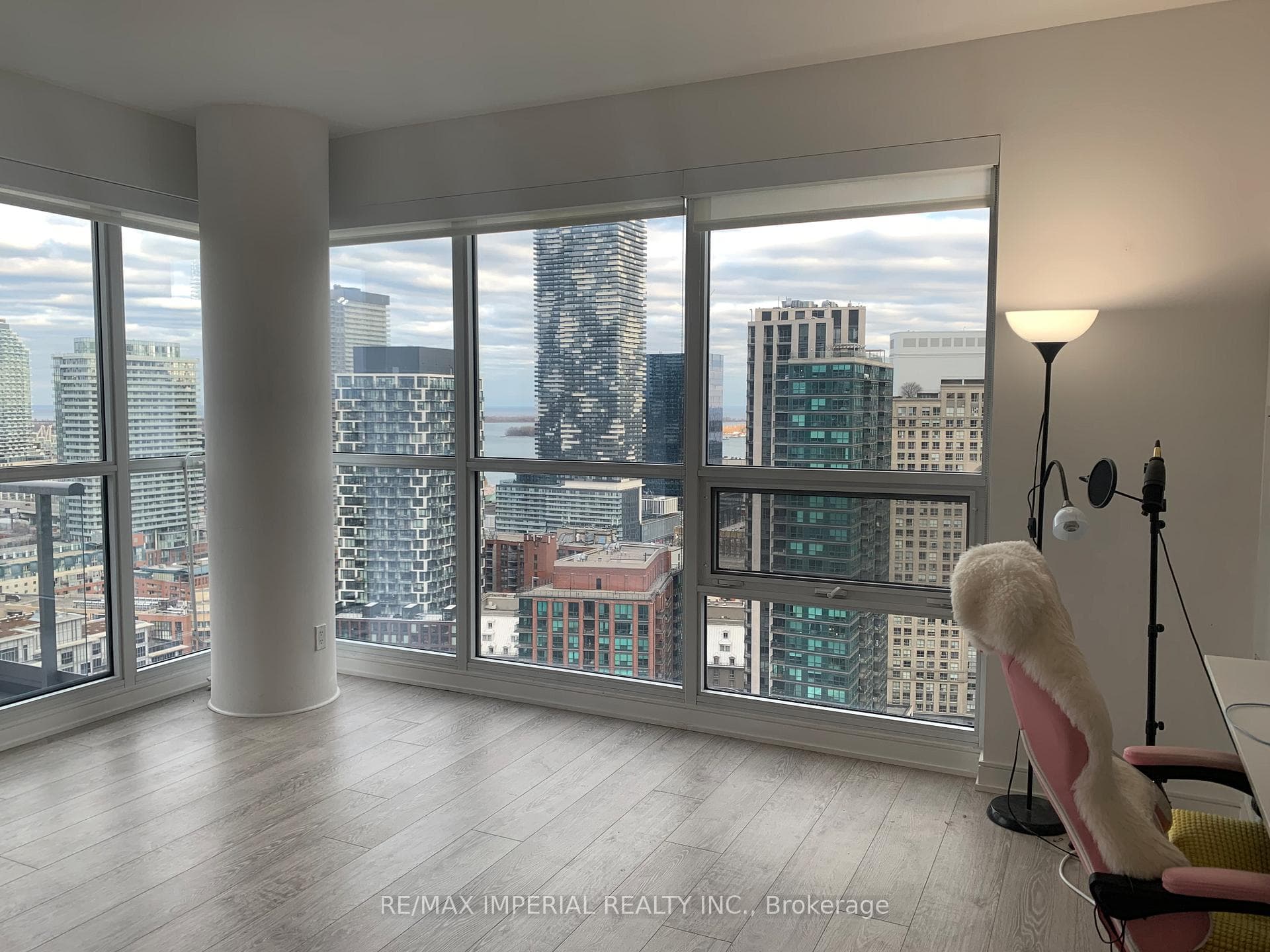 88 Scott Street Unit 2407 photo 11