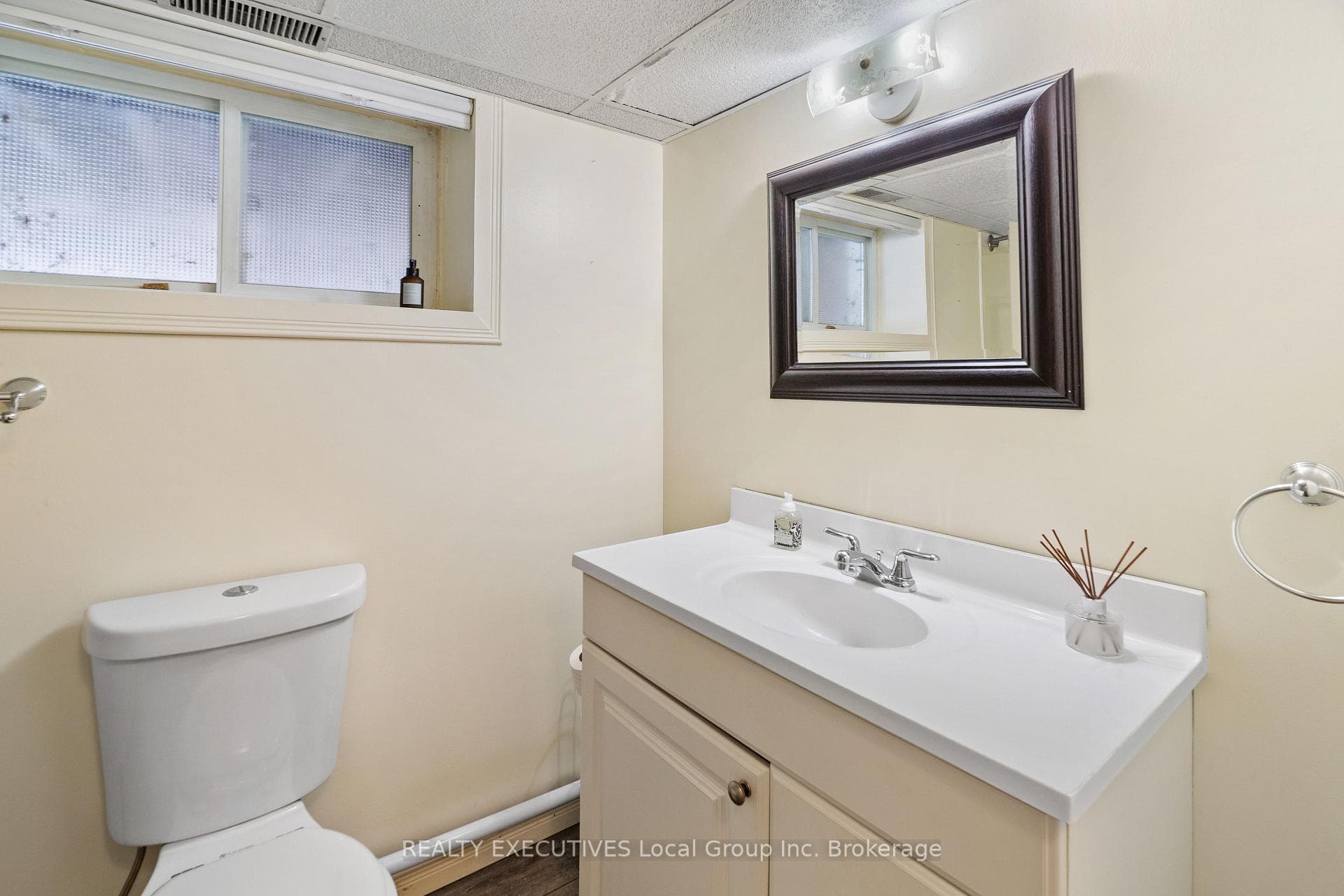 100 CAMPBELL Avenue photo 32