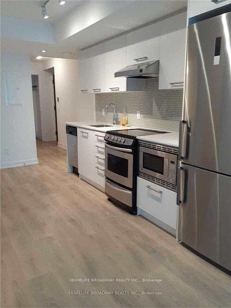87 Peter Street Unit 718 photo 1