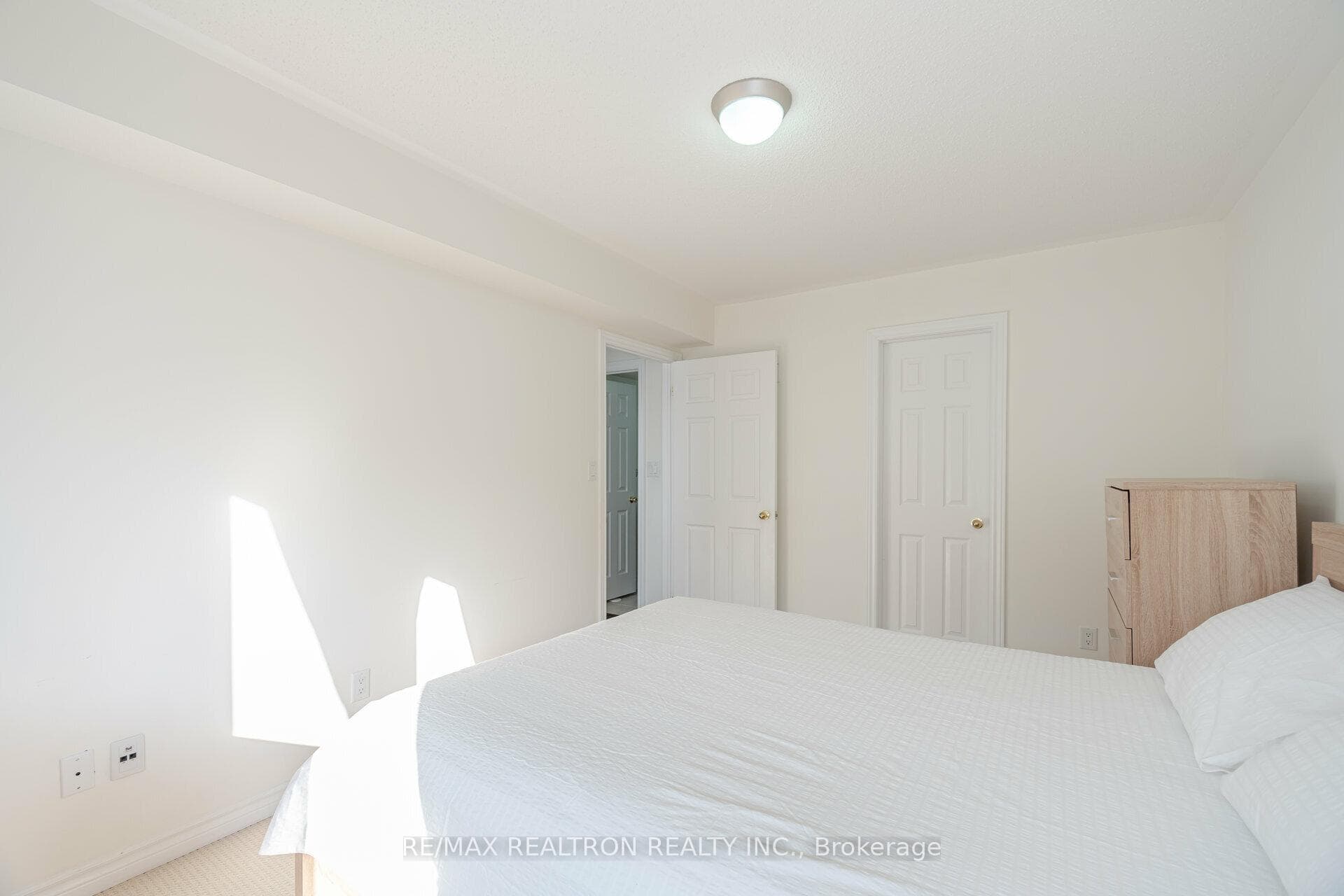 1795 Markham Road Unit 201 photo 26