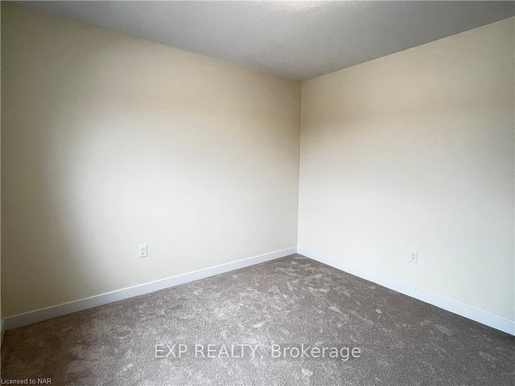 279 EASTBRIDGE Avenue photo 16