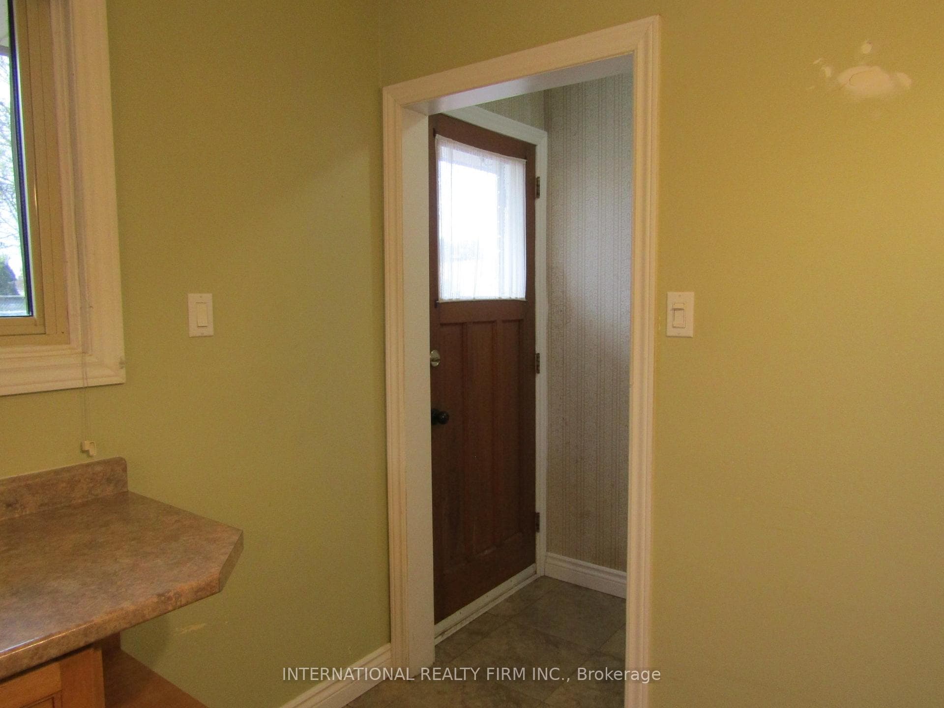 18 Foster Crescent photo 22