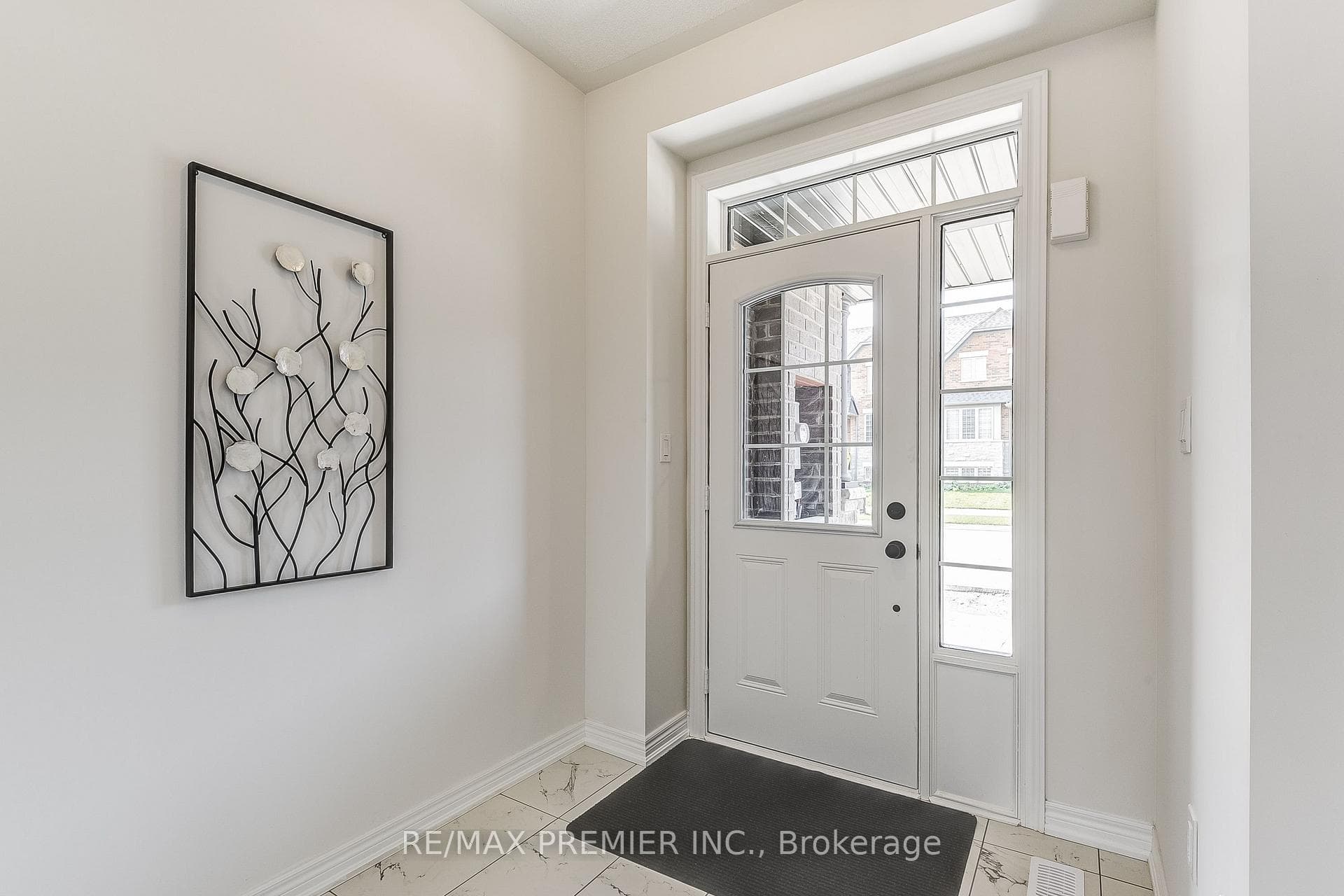 309 Coronation Road photo 4
