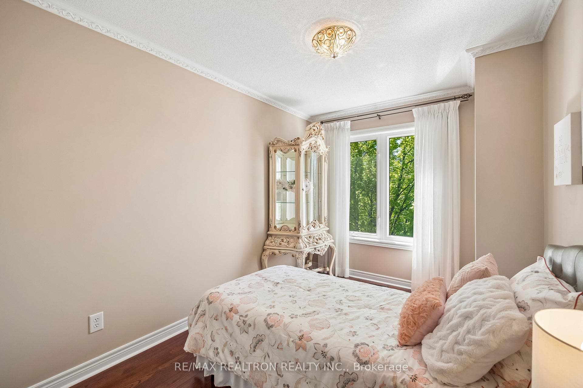 272 Tom Taylor Crescent photo 22