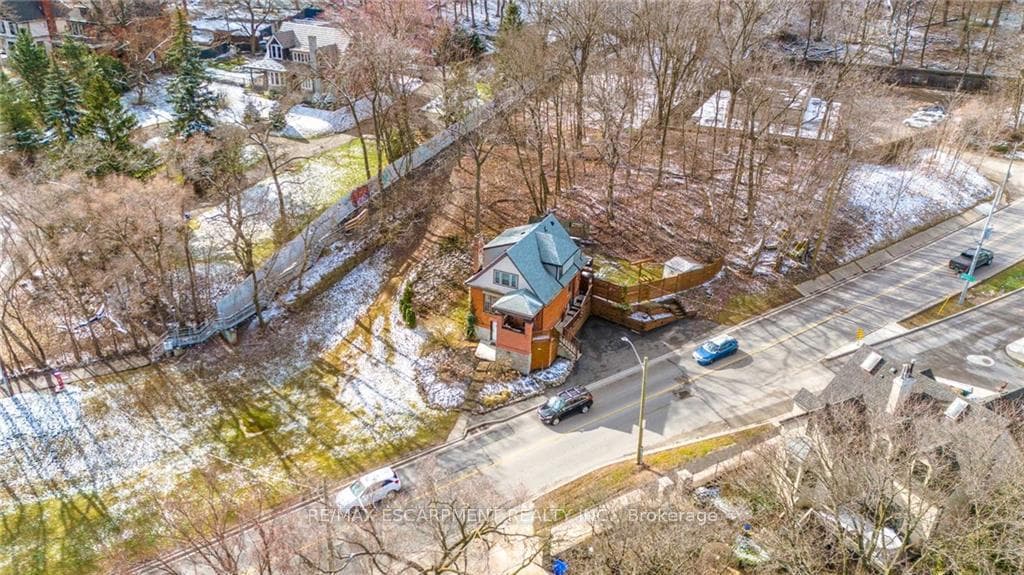 363 James Street photo 38