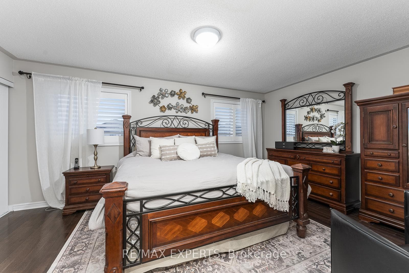 47 La Neve Avenue photo 19