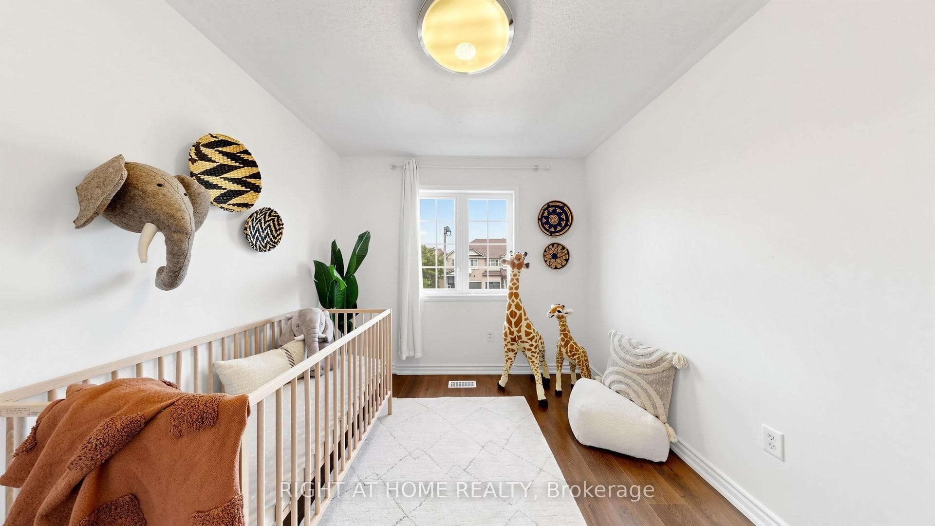 80 Barr Crescent photo 23