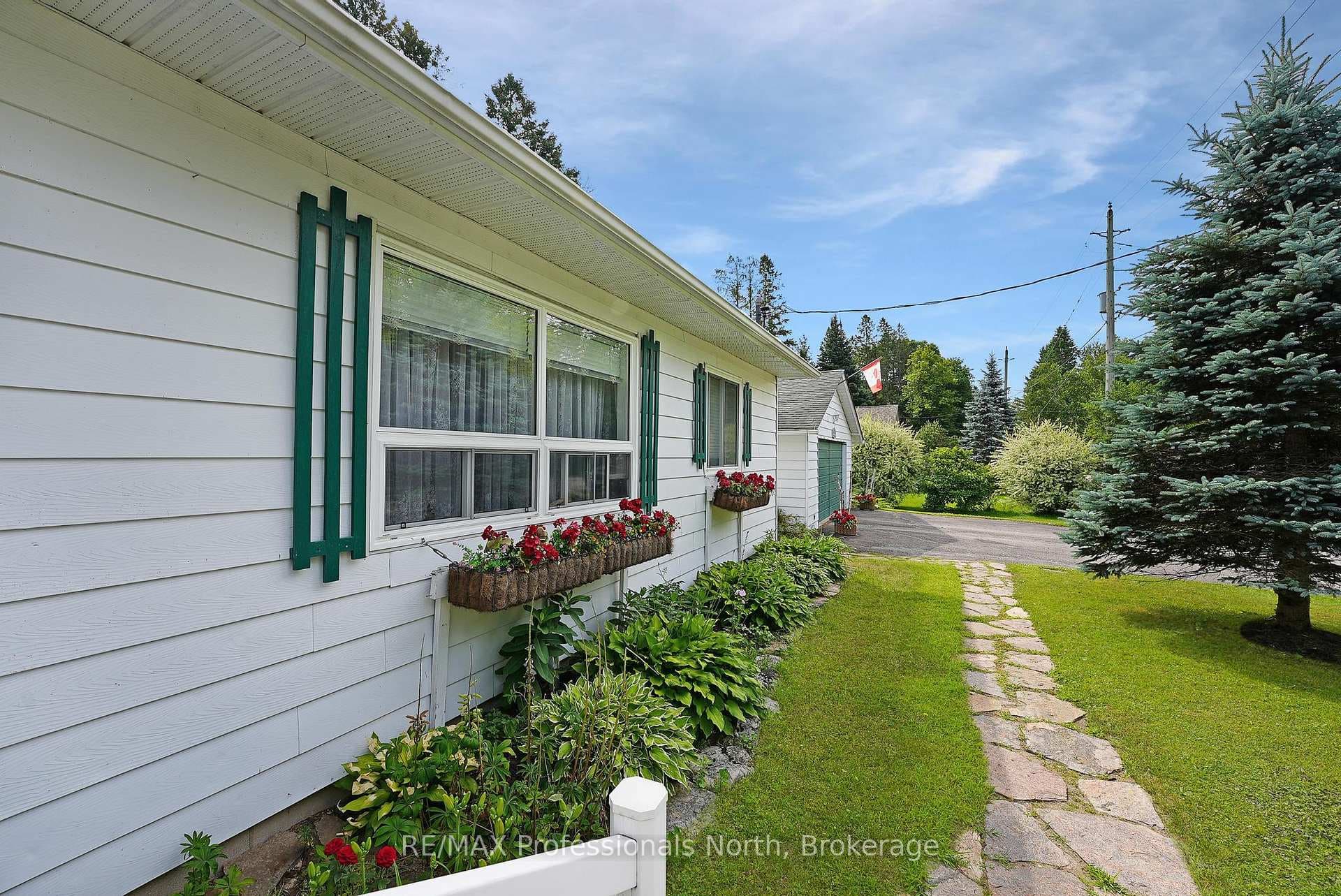 10 Stouffer Street photo 5
