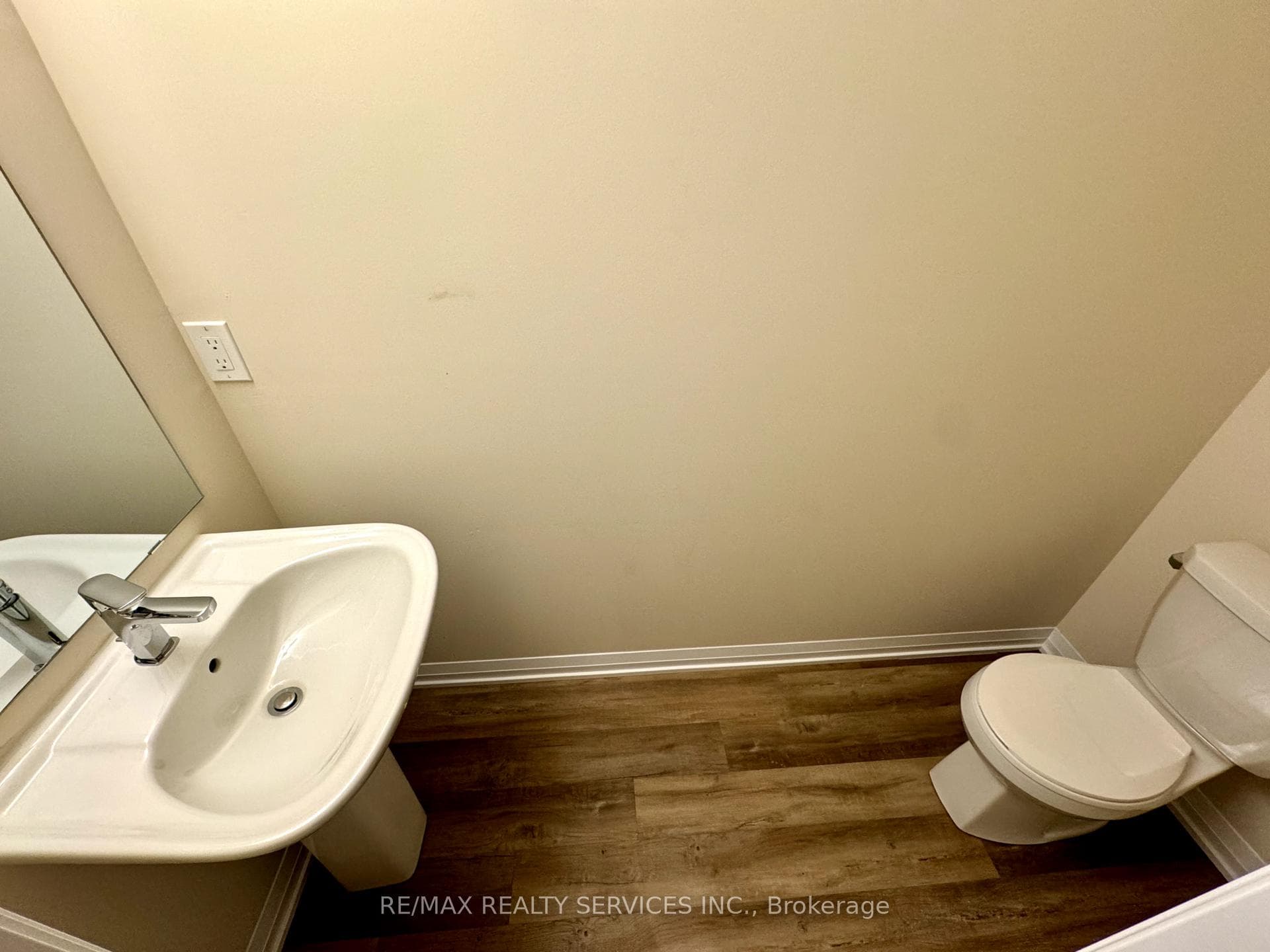 15 Fieldridge Crescent Unit 6 photo 13