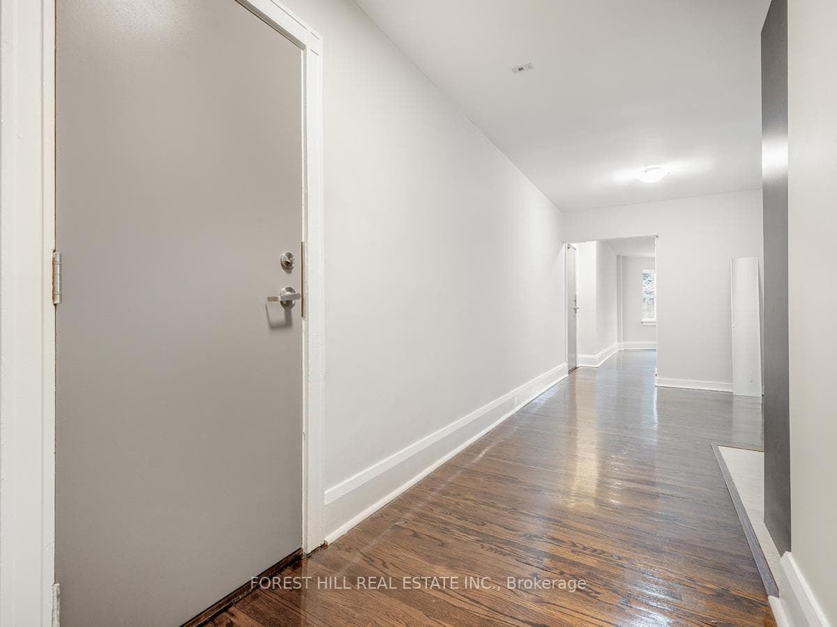 310 Lonsdale Road Unit 9 photo 5