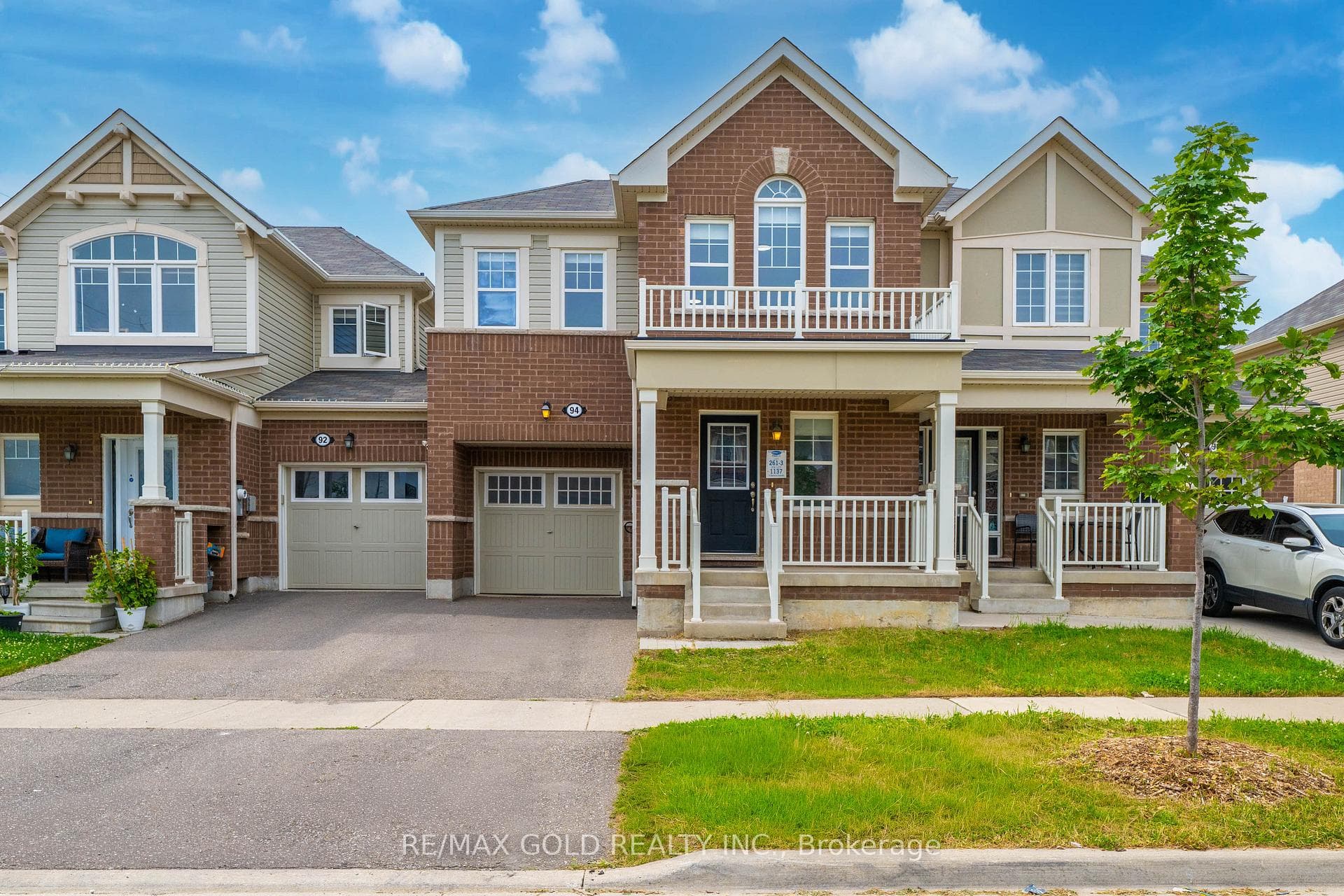 94 Benhurst Crescent photo 1