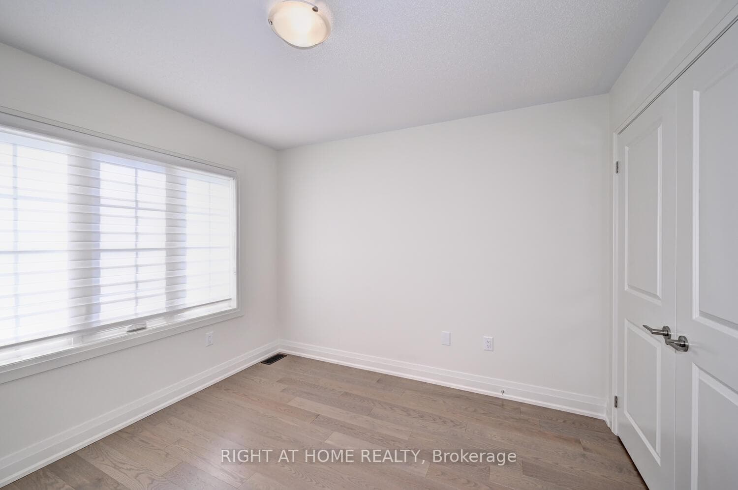477 Bergamot Avenue photo 15