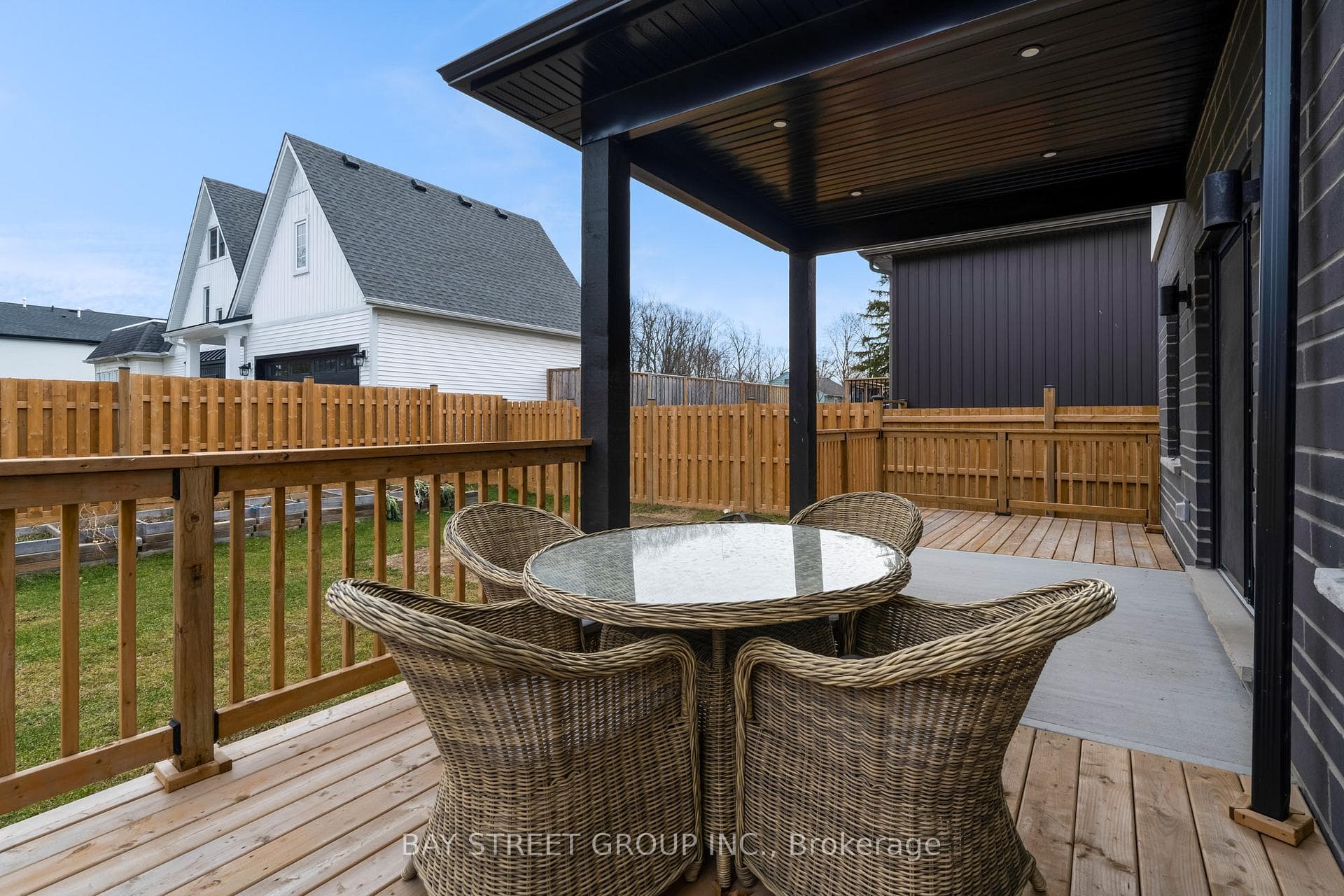 402 Aqueduct Street photo 46