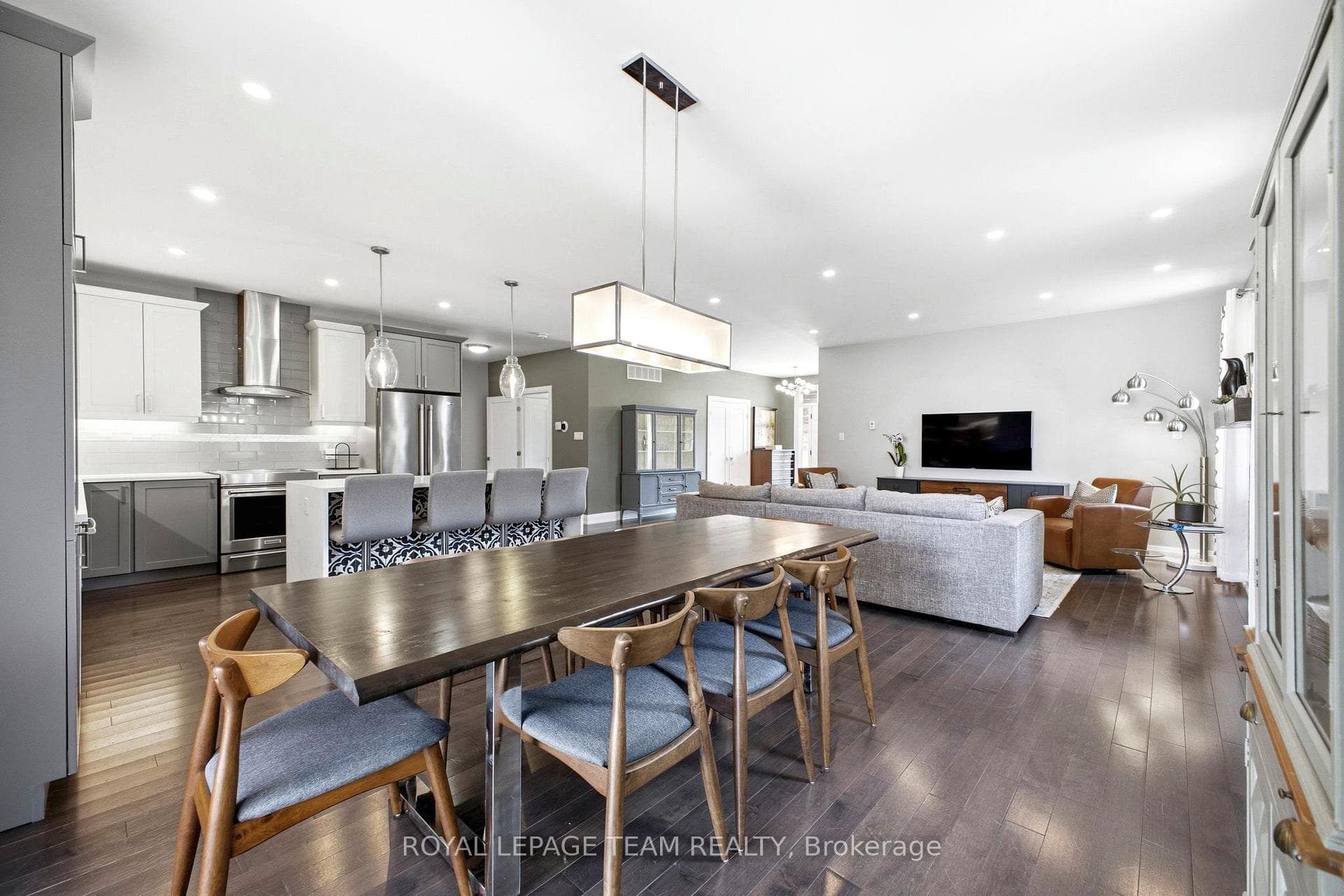 6775 Stanmore Street photo 7