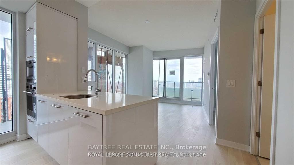 2221 Yonge Street Unit 1203 photo 1
