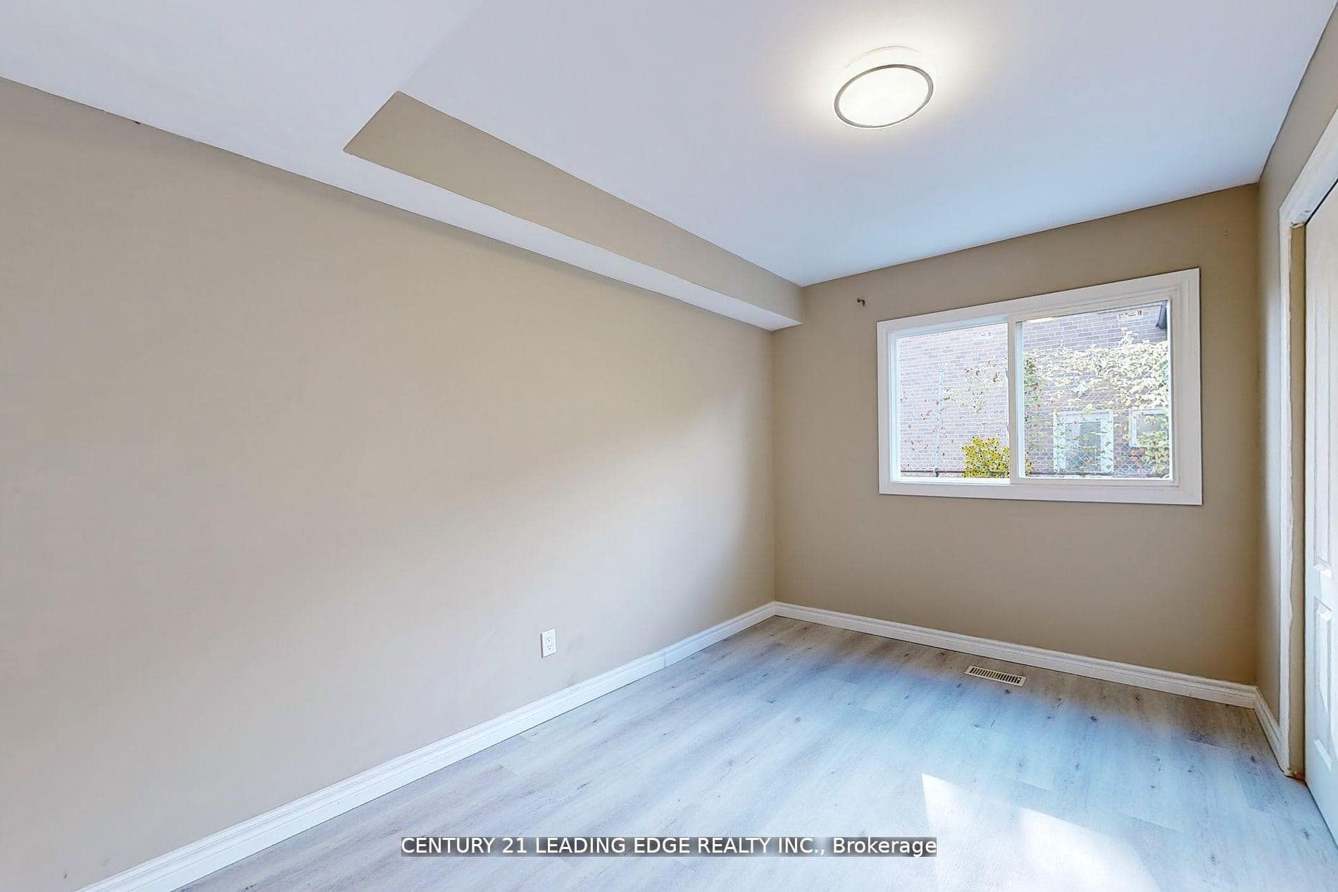 1041 LILLIAN Street photo 27