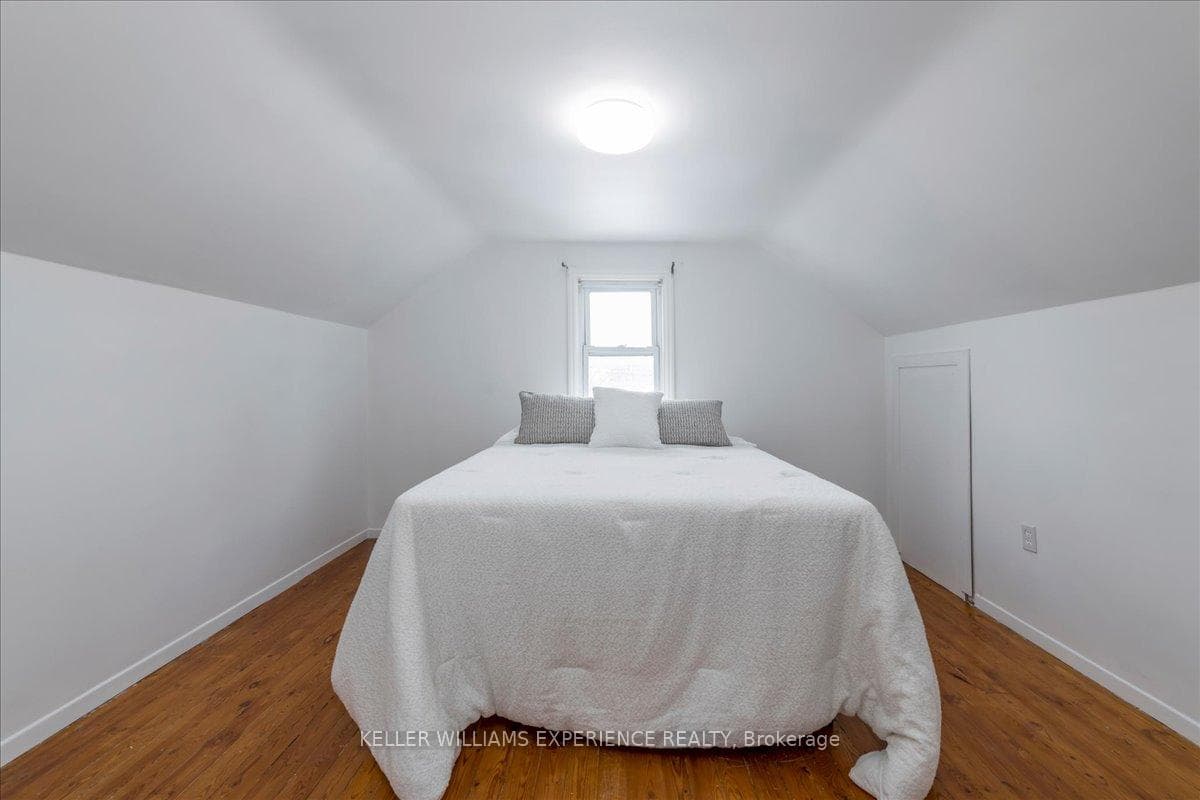 116 Huronia Road photo 17