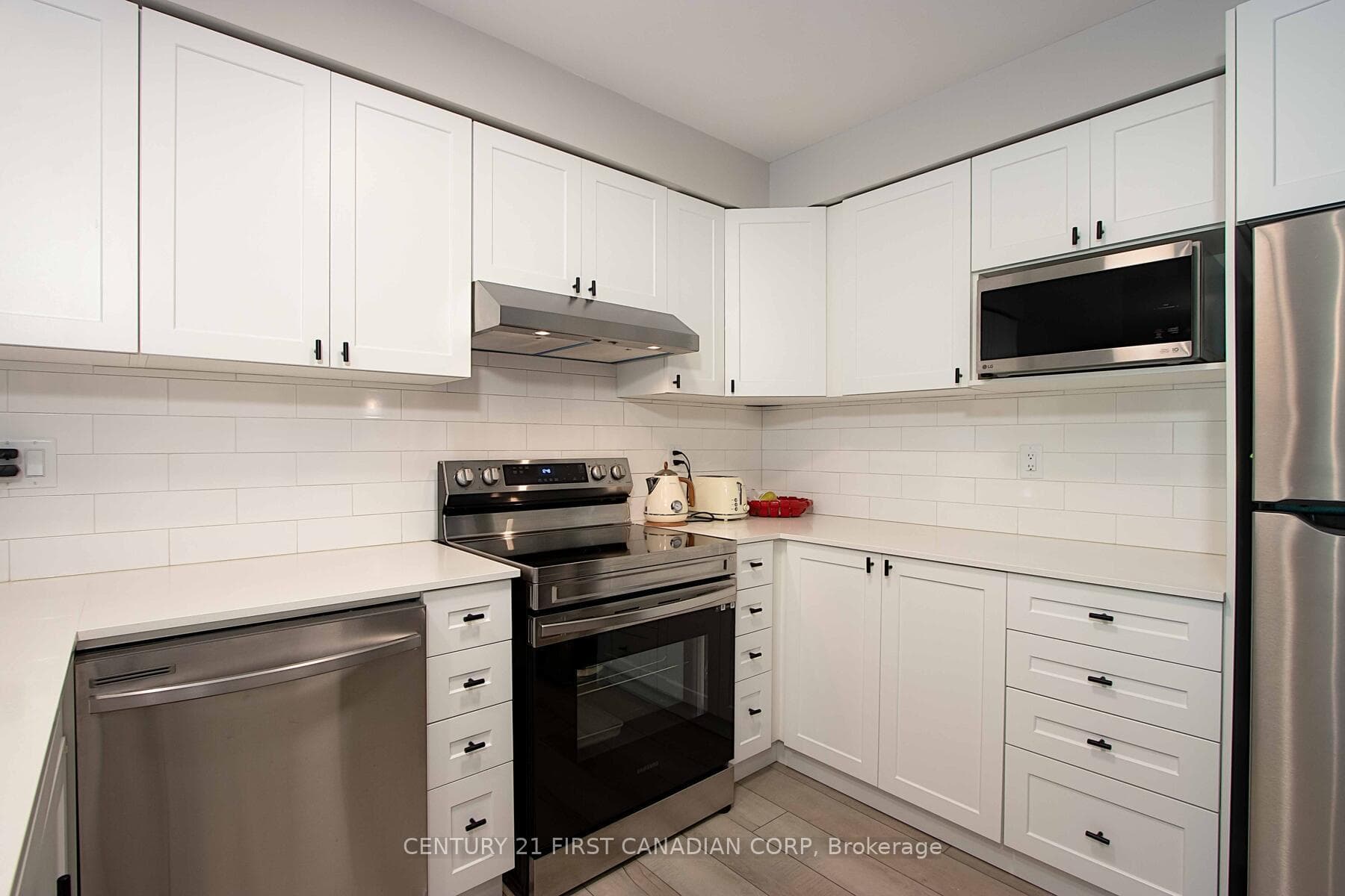 601 Grenfell Drive Unit 1 photo 13