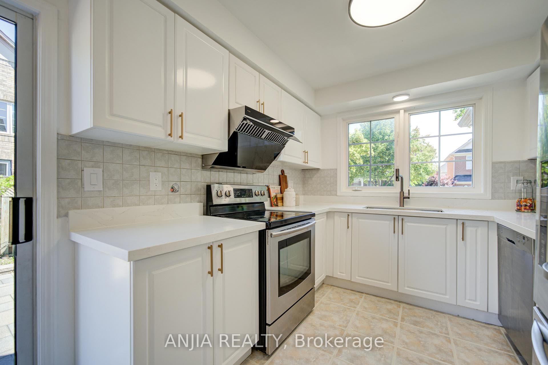 136 Winston Castle Drive photo 25