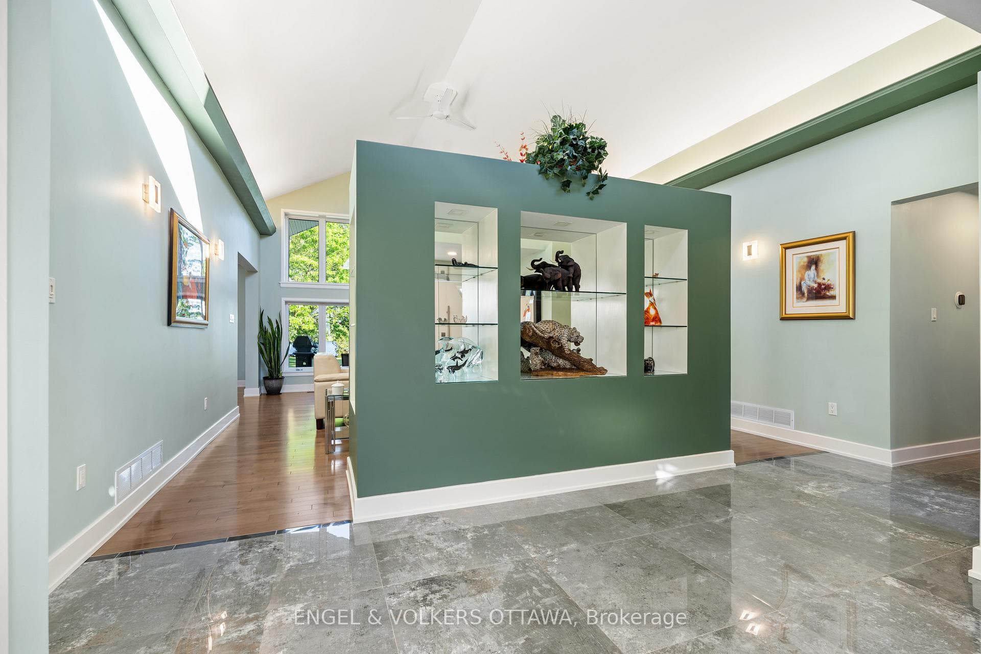 1562 Lakeshore Drive photo 8