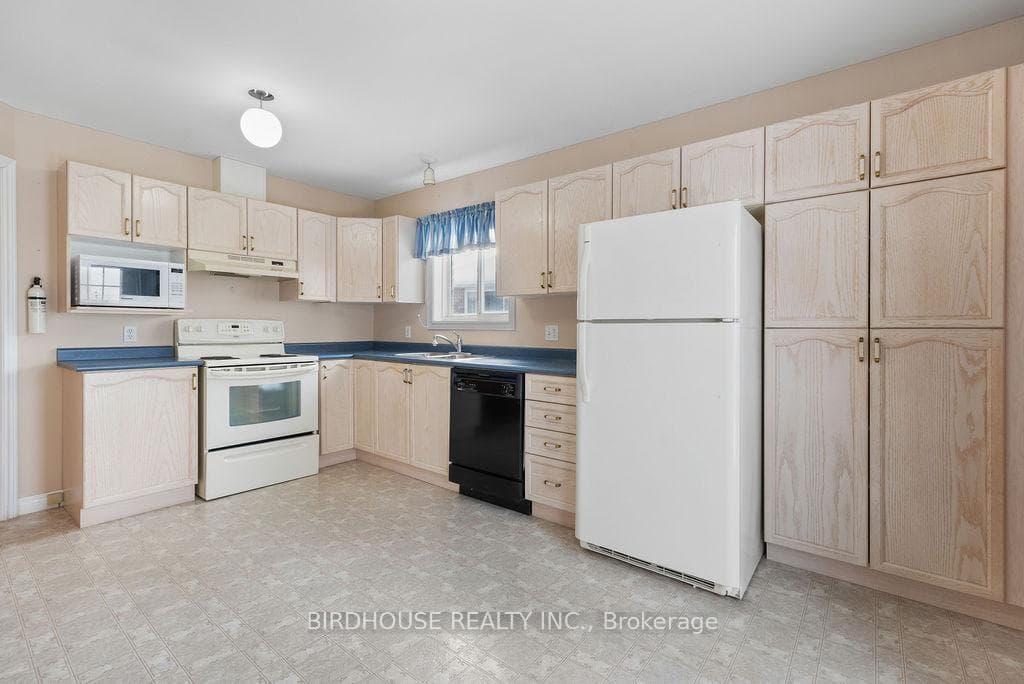 7 Samuel Place photo 9