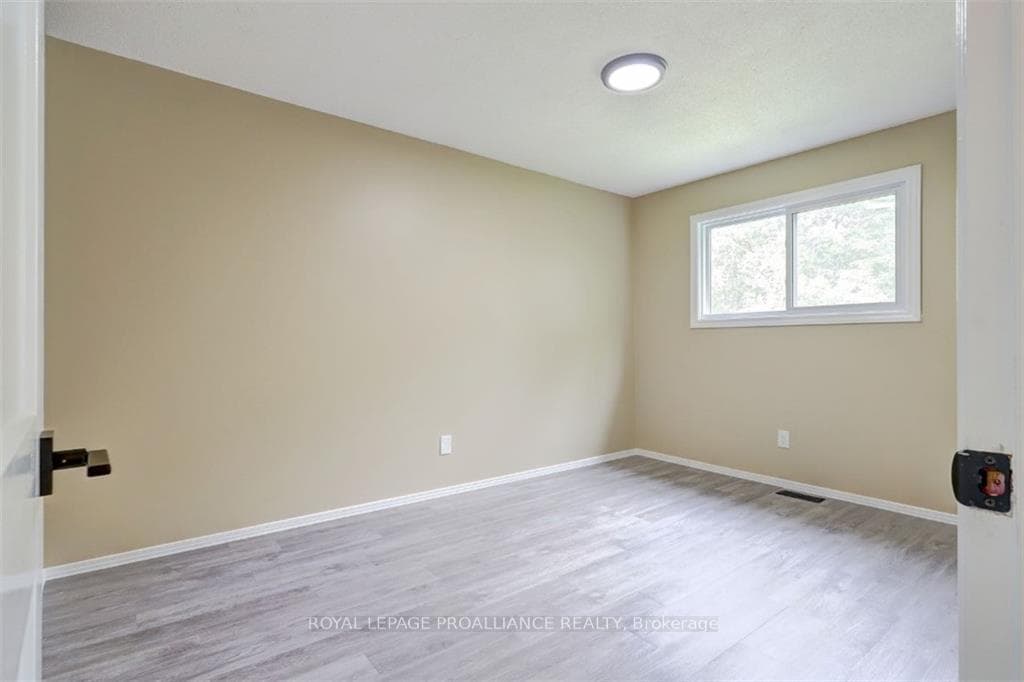 86 SCHOFIELD Avenue photo 15