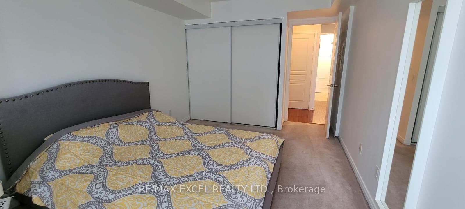 310 Red Maple Road Unit 707 photo 4