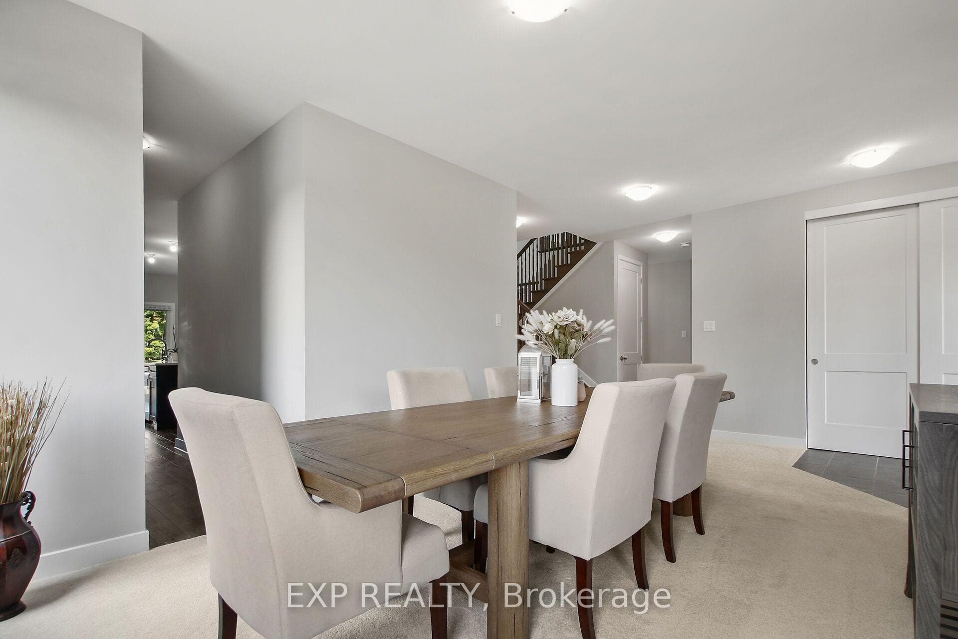 307 Antler Court photo 9