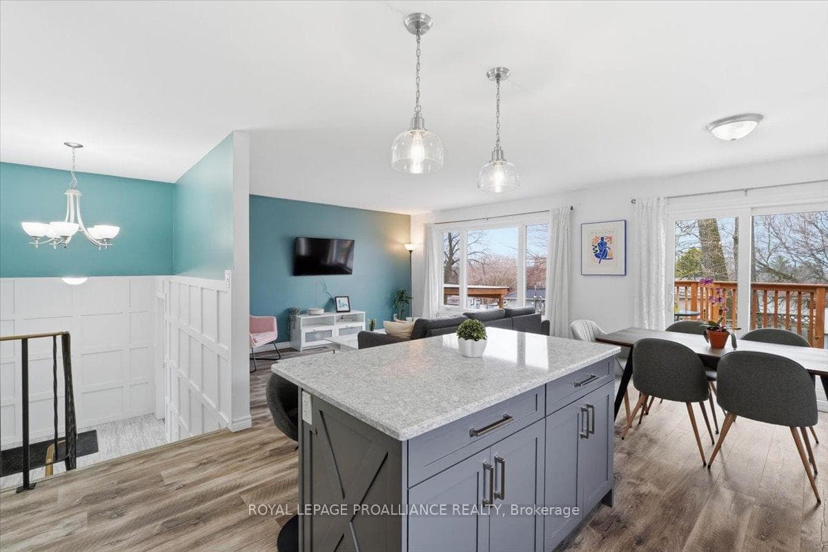 8 Loraine Avenue photo 30