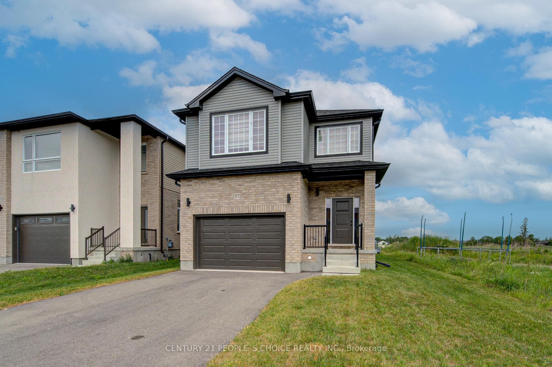 377 Bradshaw Drive photo 2
