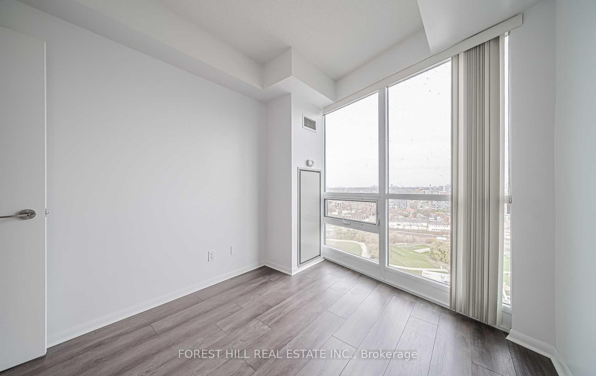 215 Fort York Boulevard Unit 2910 photo 14