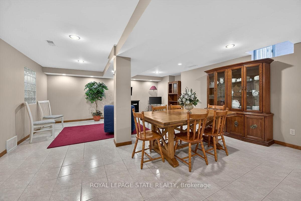 15 Gabriele Court photo 28