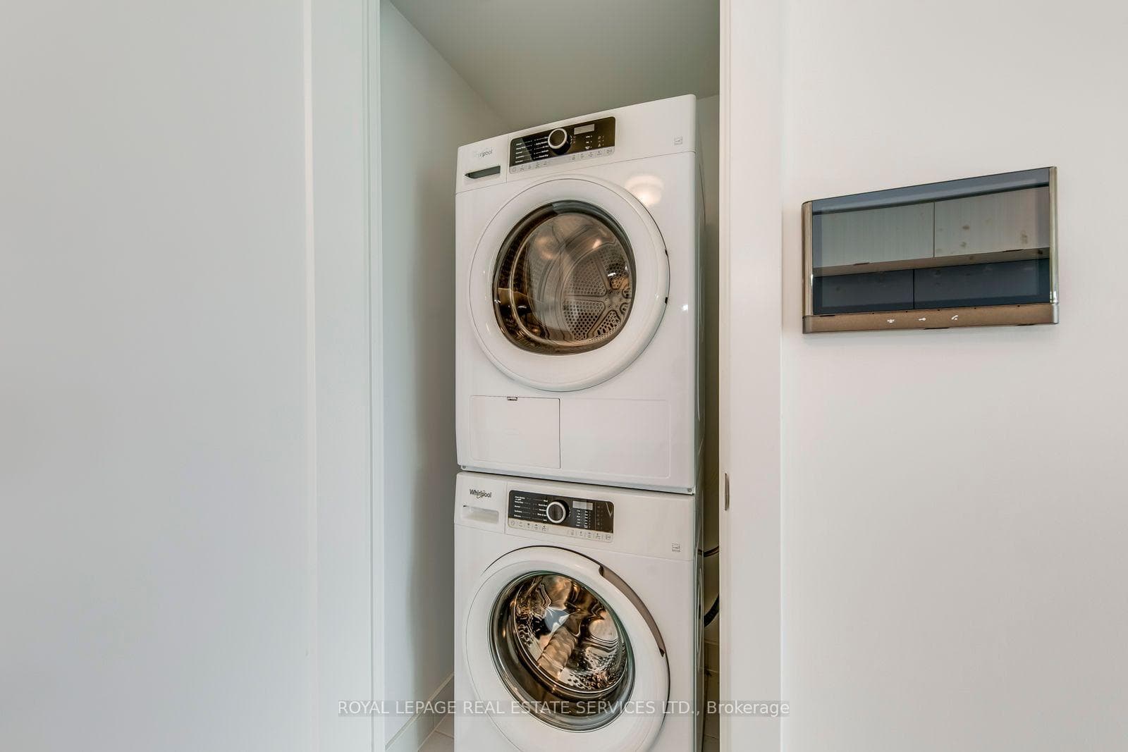 585 Bloor Street Unit 1320 photo 26