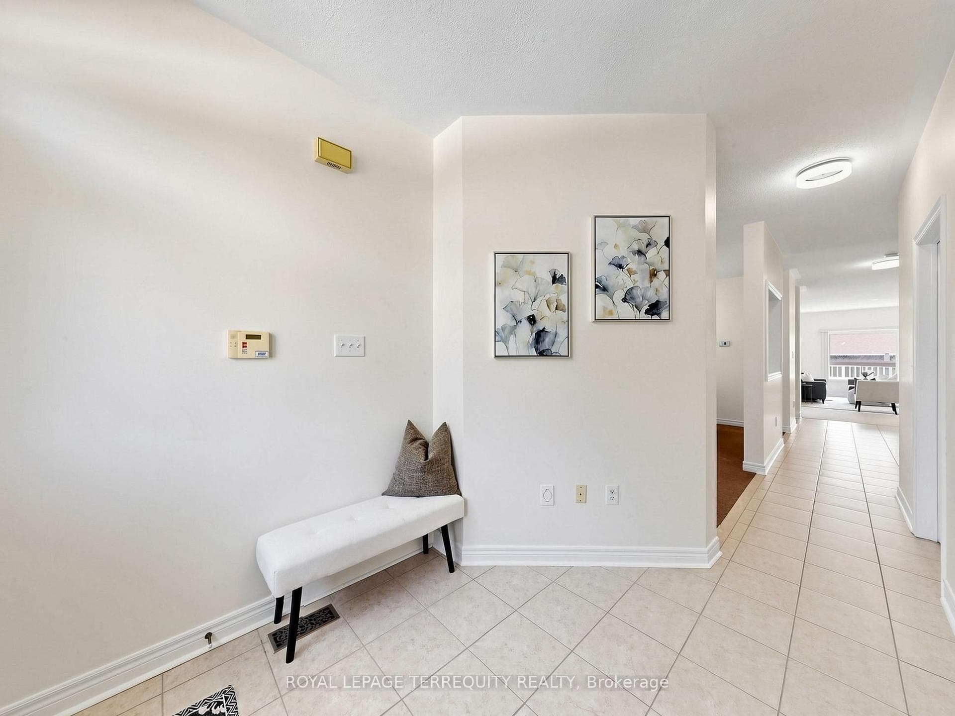 19 Johnson Crescent photo 9