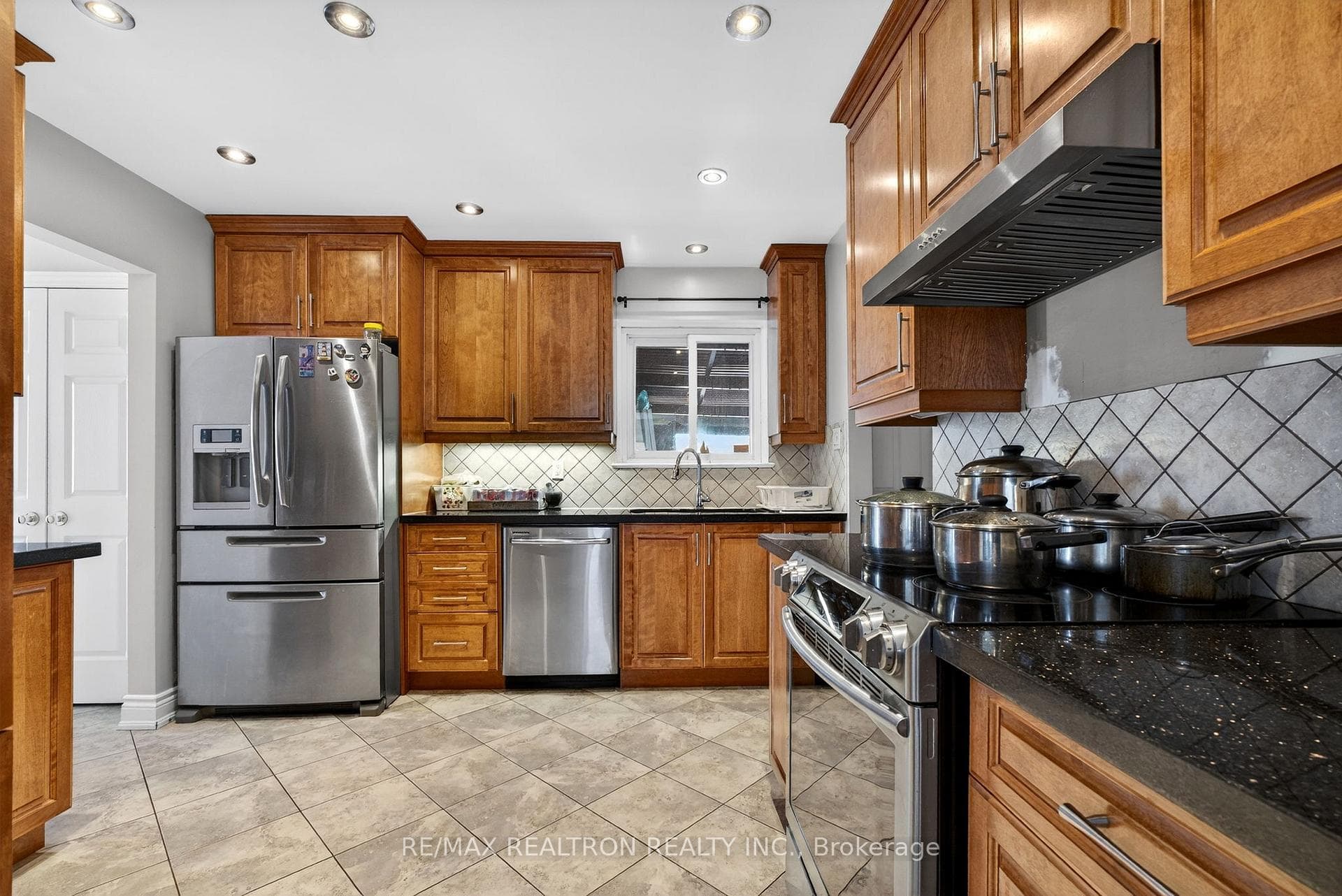301 Lupin Drive photo 24
