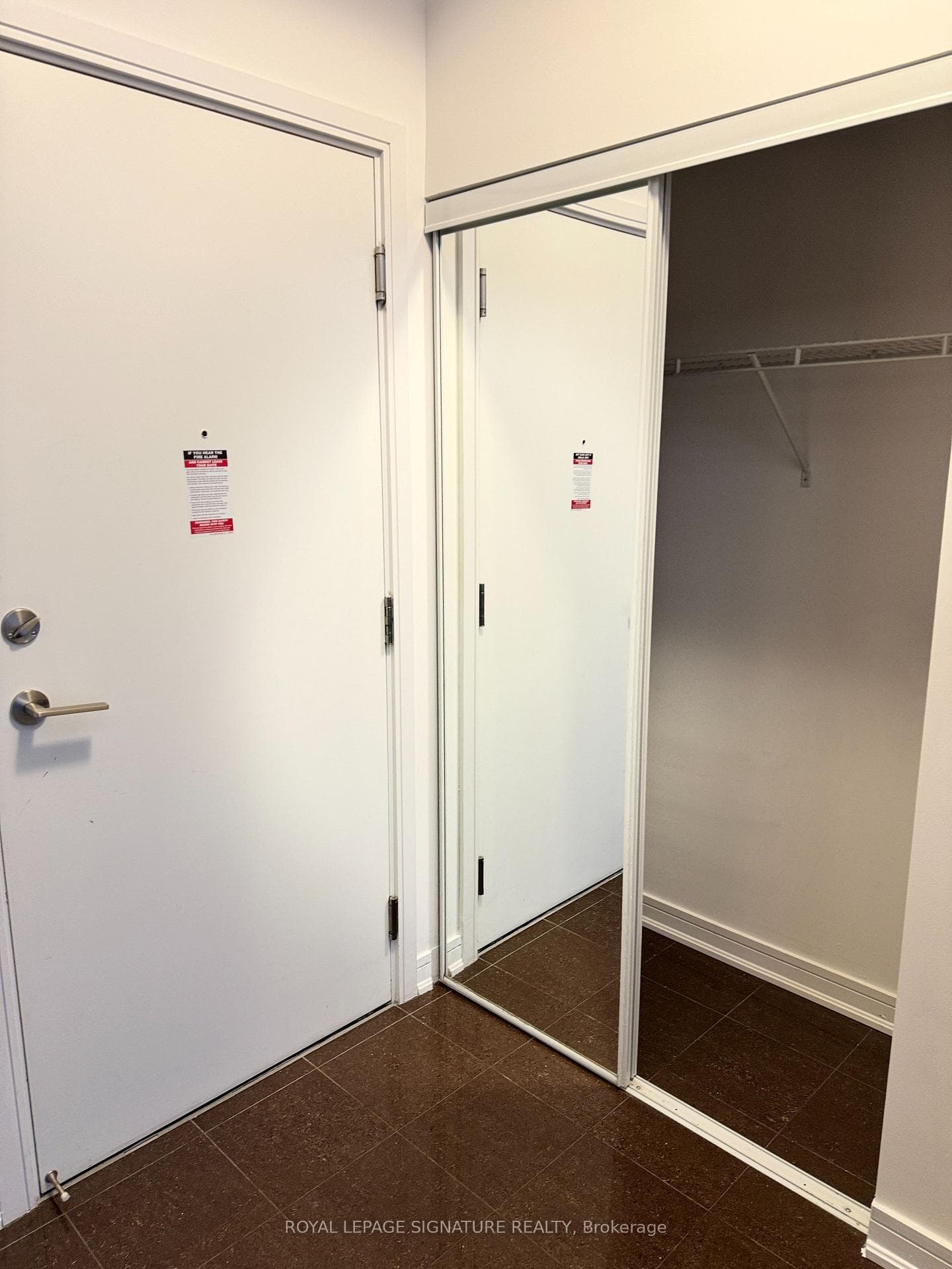 9205 Yonge Street Unit 808 photo 2