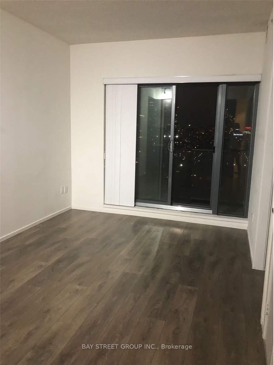 159 Dundas Street Unit 2607 photo 3