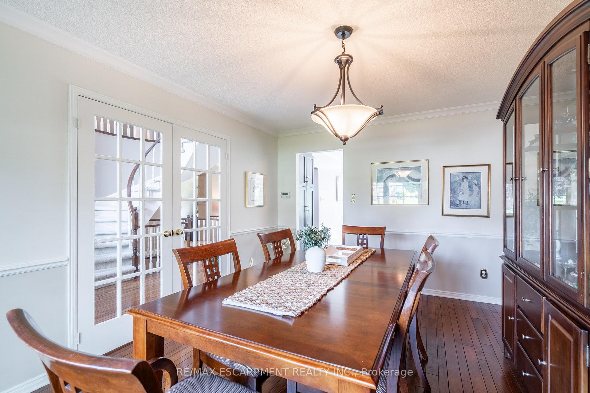 2144 Winding Way photo 5