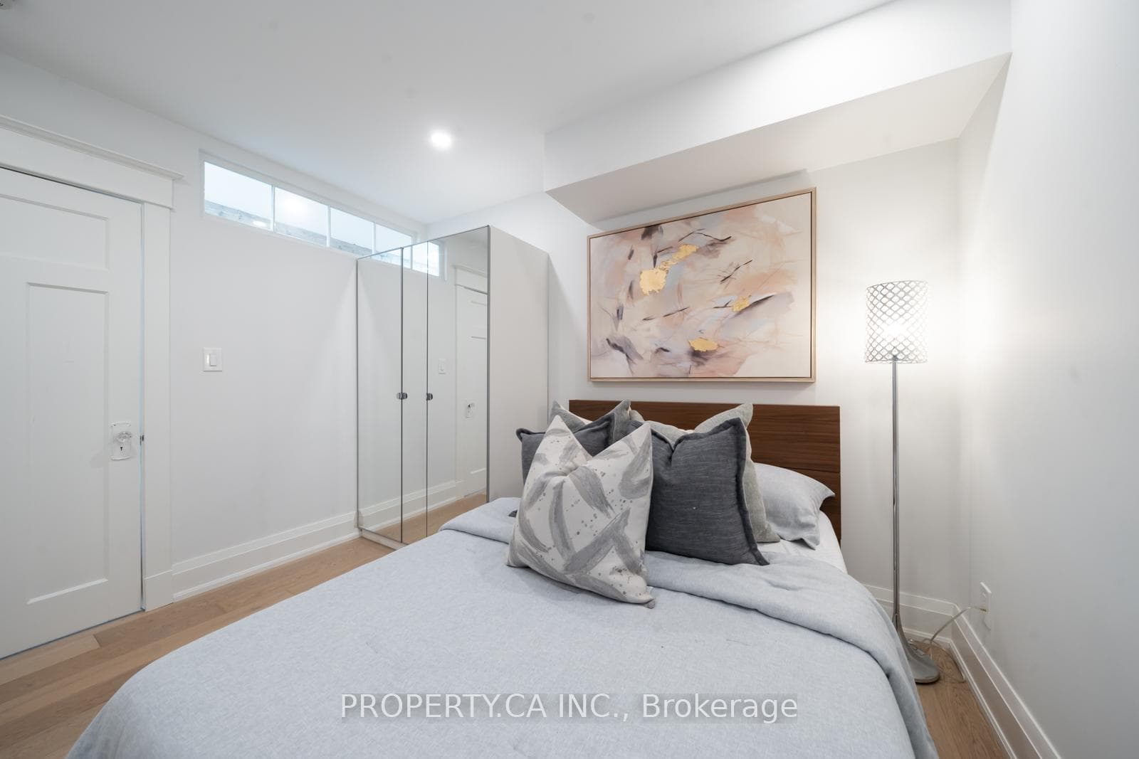 38 Richard Avenue photo 18