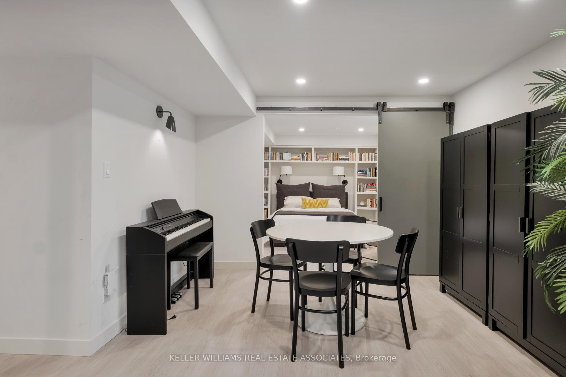 281 Admiral Drive photo 34