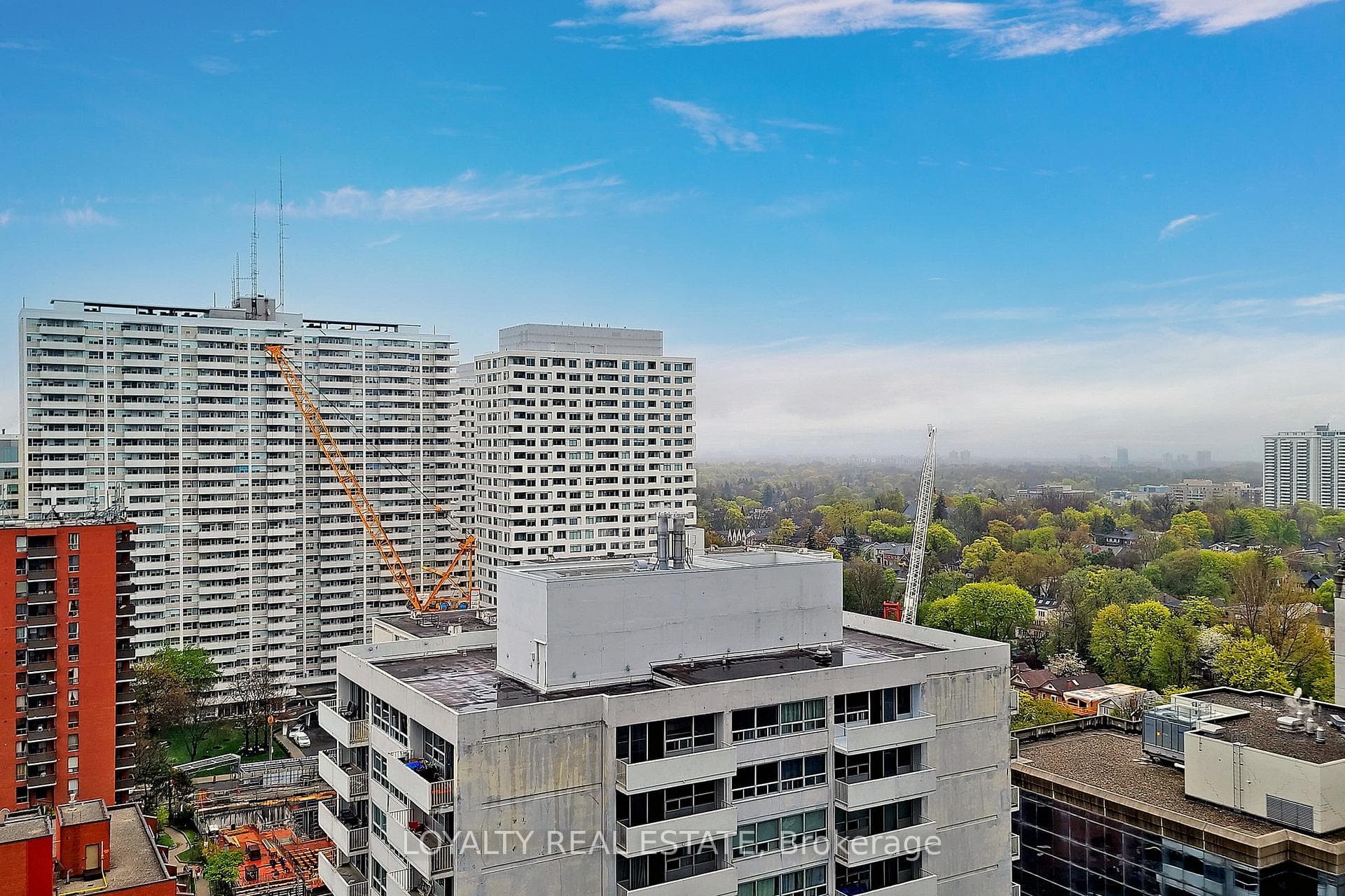 2221 Yonge Street Unit 1705 photo 32