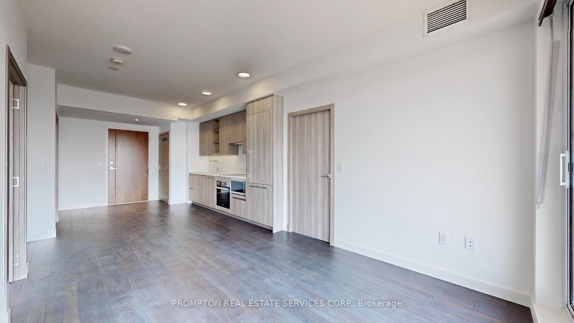 85 McMahon Drive Unit 2705 photo 5