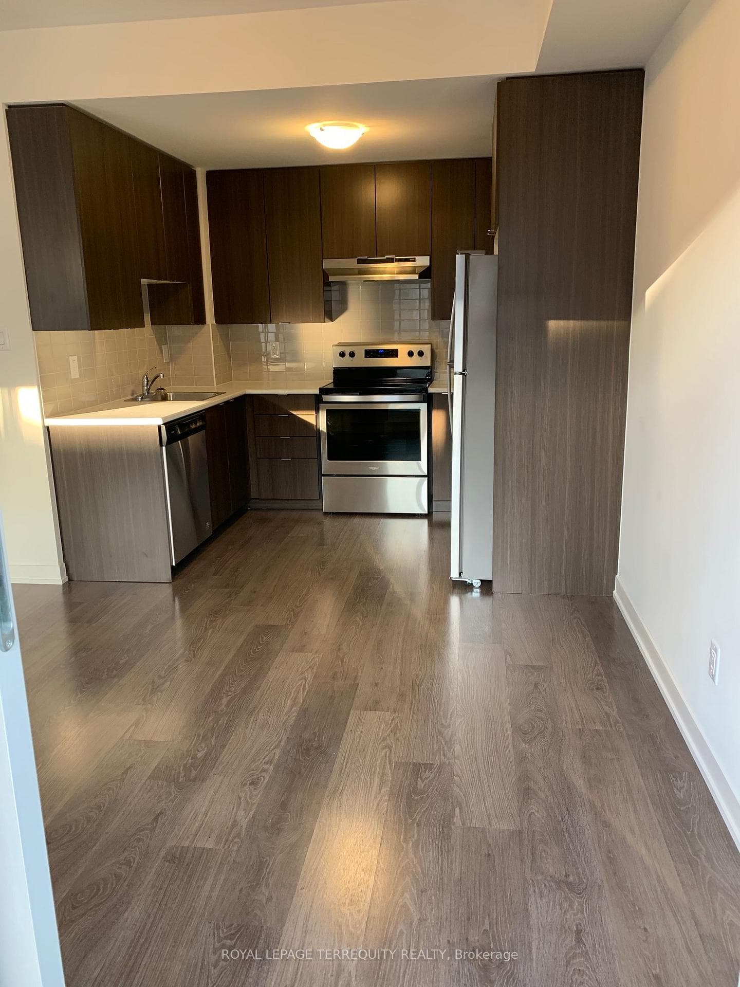 60 Orchid Place Drive Unit 18 photo 6