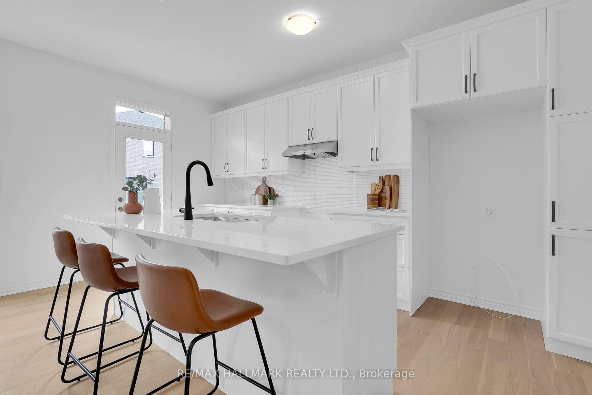 16 Foxley Heights photo 11